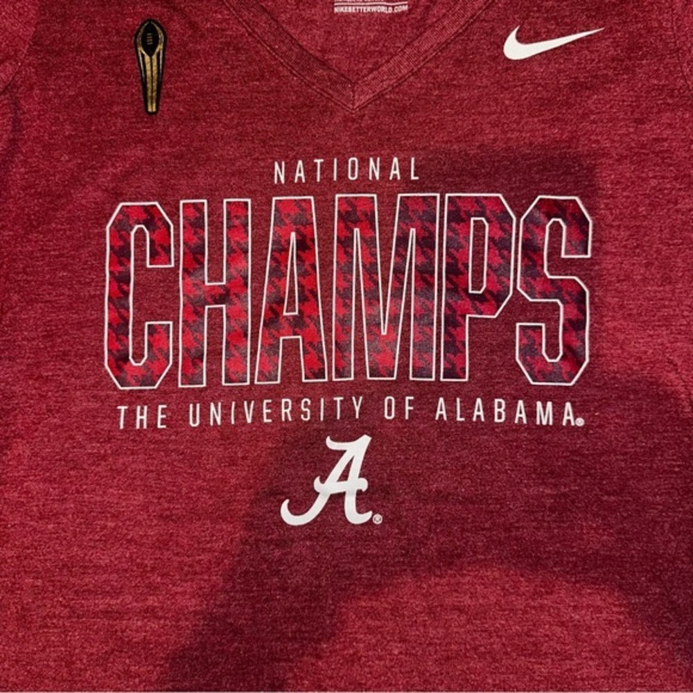 UGC Nike Alabama 2021 Rose Bowl Champions Locker Room V-Neck T-Shirt Sz M